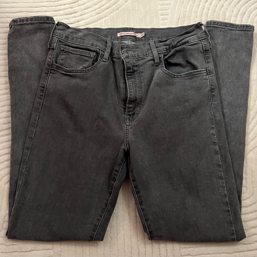 VERY NICE FITTED JEANS